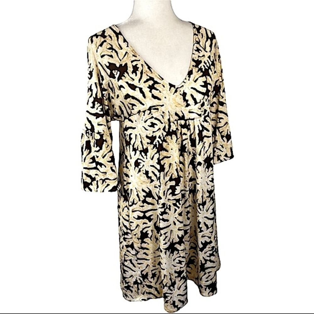 Diane Von Furstenberg Ilya 100% Silk Jersey 3/4 Bell Sleeve V-neck Dress Size 4 - Picture 2 of 12
